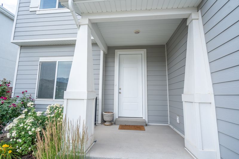 217 N 590 E — entry approach