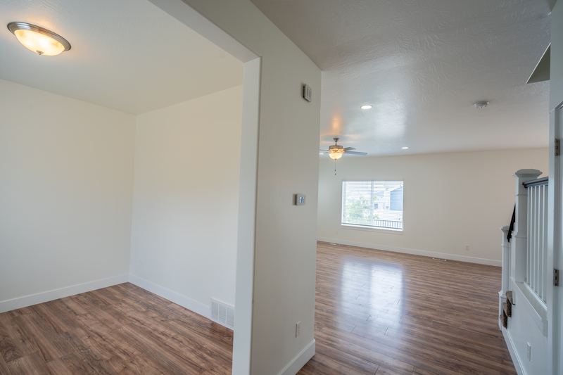 217 N 590 E — interior