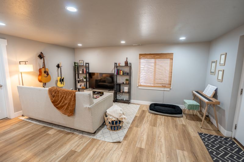 217 N 590 E ADU — living and office nook