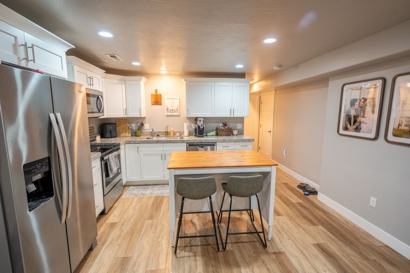217 N 590 E ADU — kitchen with stainless appliances