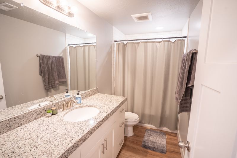 217 N 590 E ADU — full bathroom