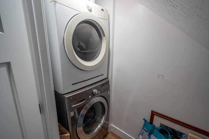 217 N 590 E ADU — in-unit stacked laundry